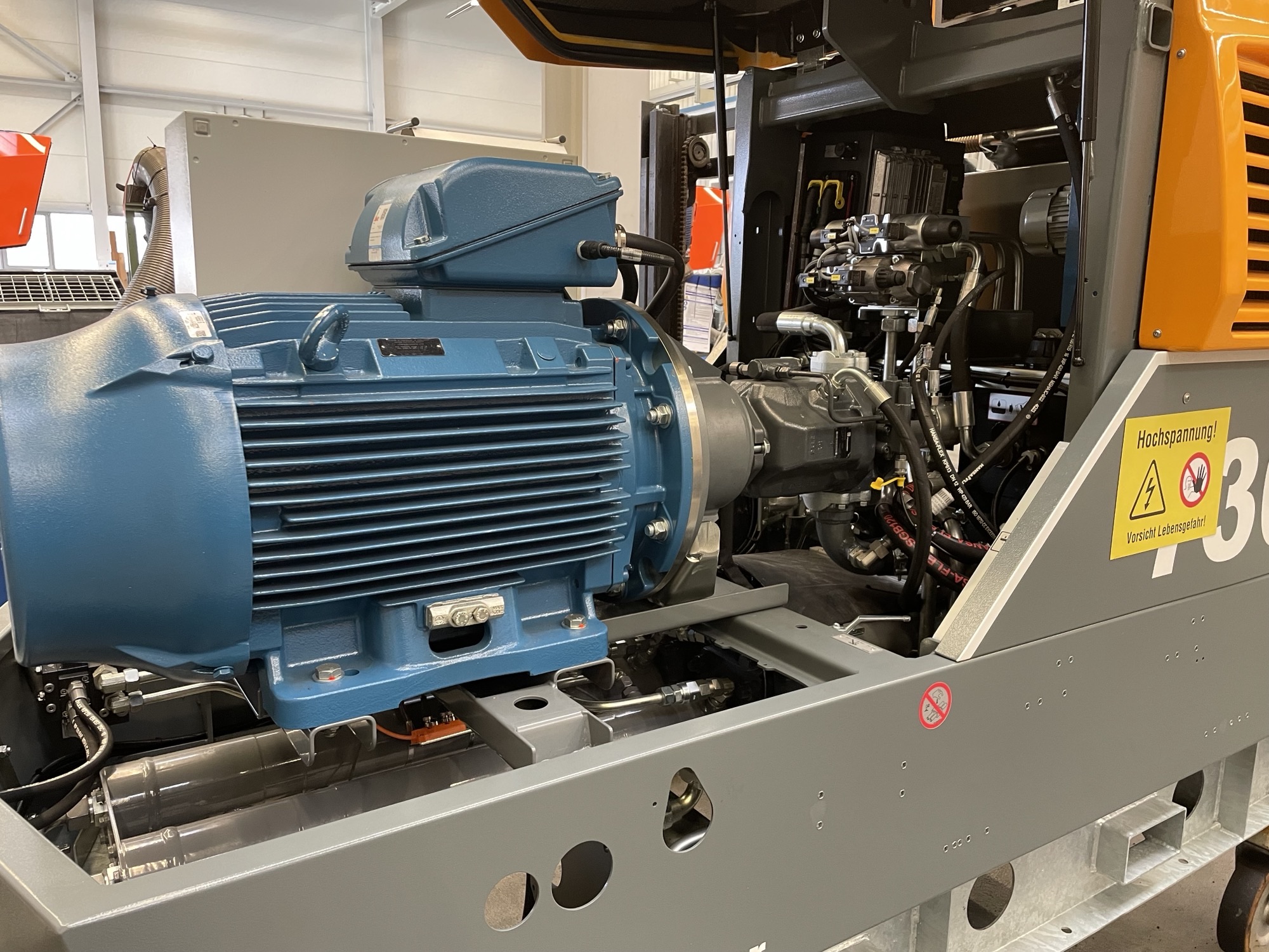 P 730 SE 45 KW - Image 4